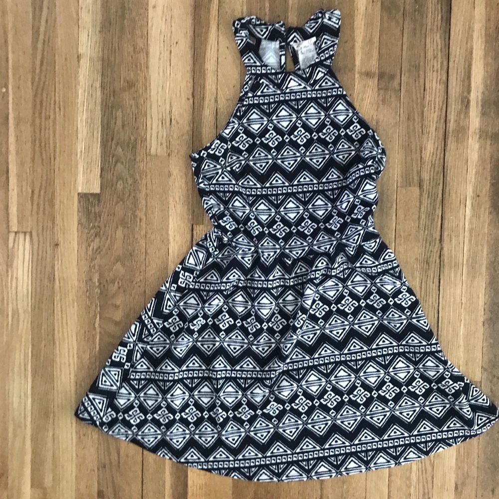 Black and white L8teR dress